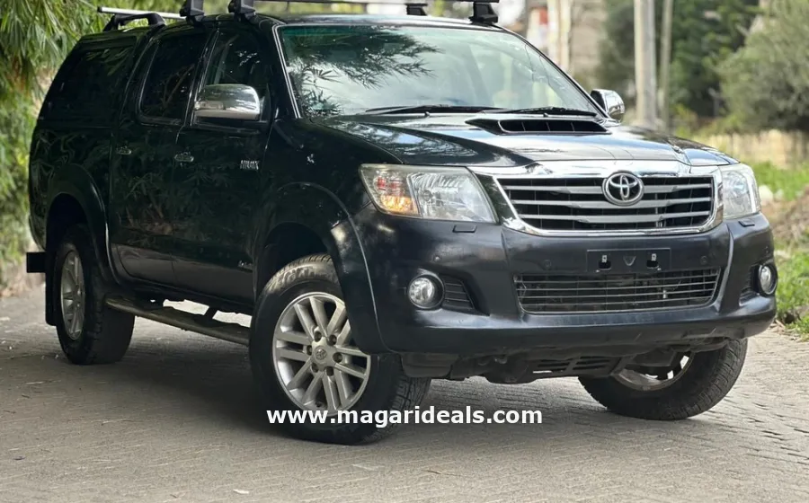 2016 TOYOTA HILUX DOUBLE CAB in Kenya for Sale | Magari Deals