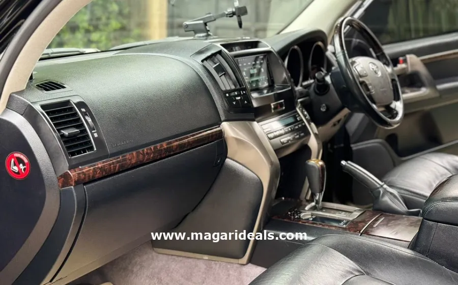 2012 TOYOTA LANDCRUISER V8 ZX in Kenya for Sale | Magari Deals