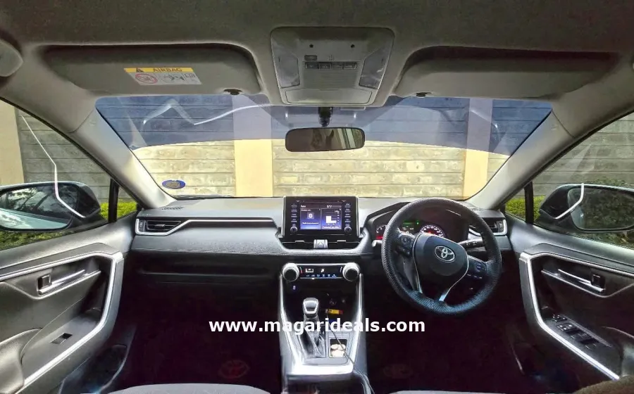 TOYOTA RAV4 BASE GRADE in Kenya for Sale | Magari Deals