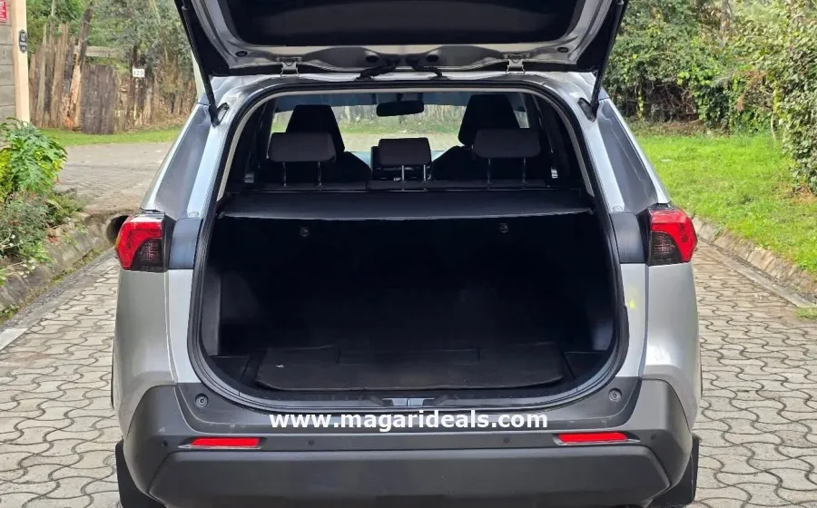 TOYOTA RAV4 BASE GRADE in Kenya for Sale | Magari Deals