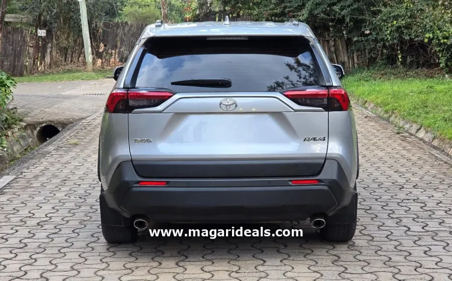 TOYOTA RAV4 BASE GRADE in Kenya for Sale | Magari Deals