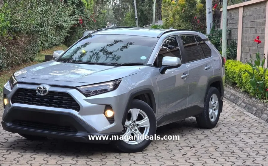 TOYOTA RAV4 BASE GRADE in Kenya for Sale | Magari Deals