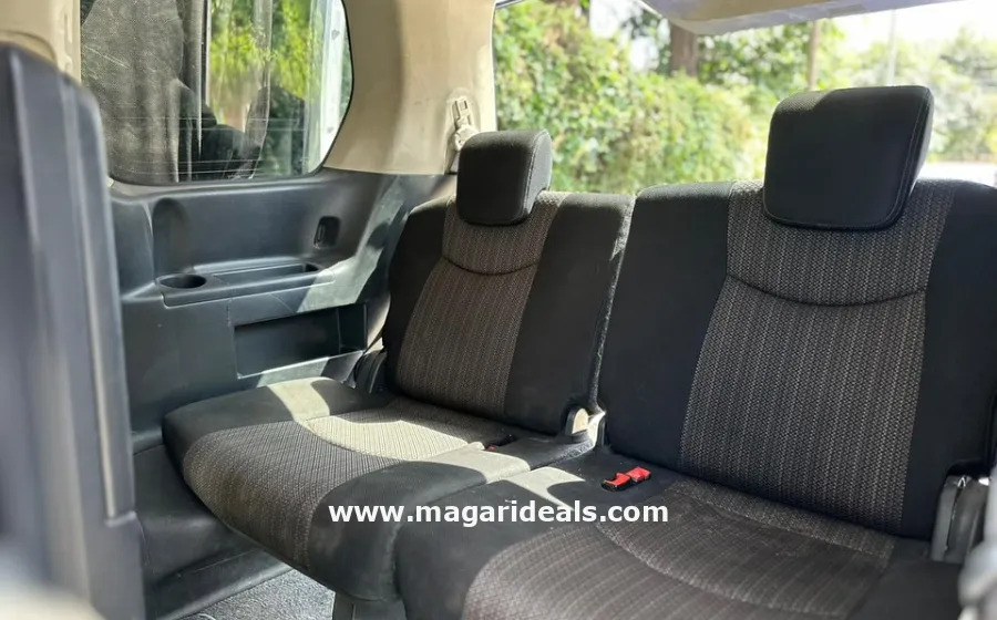 2016 Nissan Serena in Kenya for Sale | Magari Deals