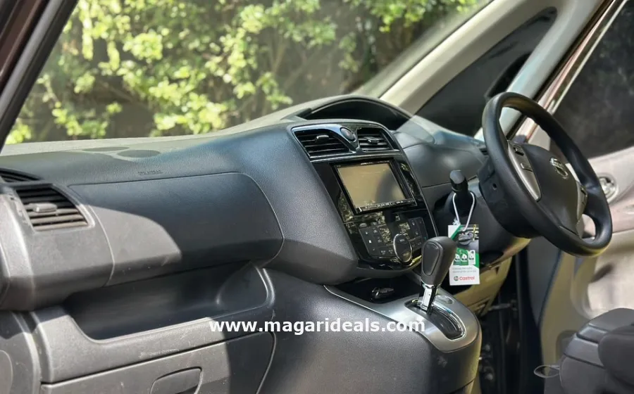 2017 Nissan Serena Highway Star in Kenya for Sale | Magari Deals