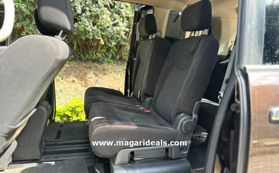 2017 Nissan Serena Highway Star in Kenya for Sale | Magari Deals