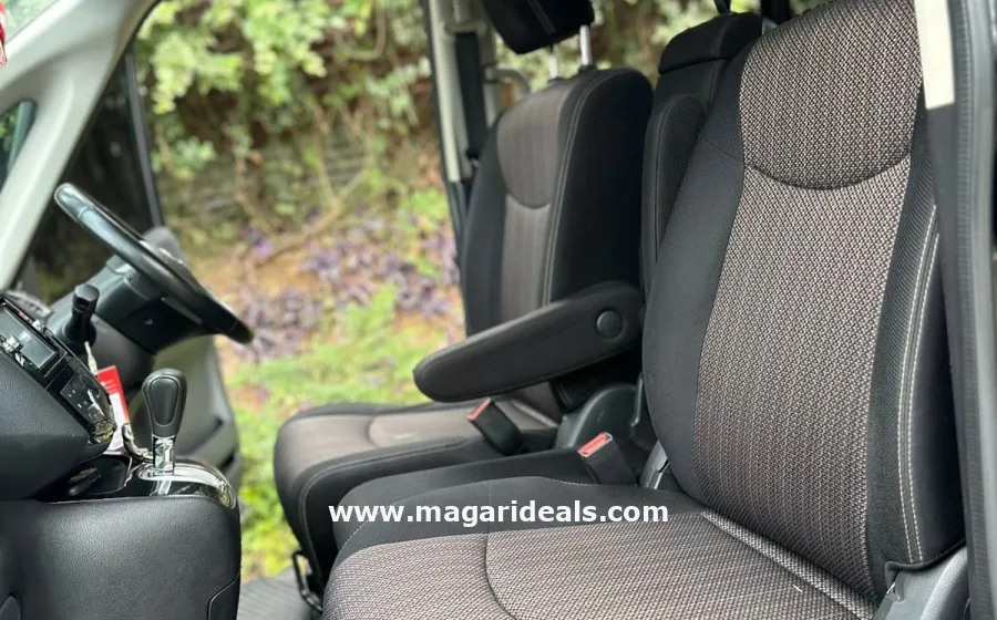 2015 Nissan Serena S-Hybrid Highway Star in Kenya for Sale | Magari Deals