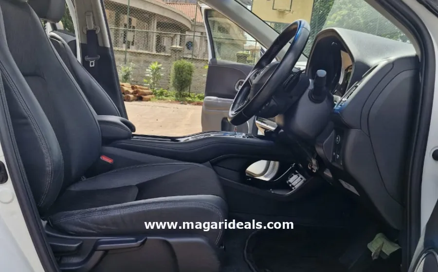 HONDA VEZEL HYBRID 2017 Model in Kenya for Sale | Magari Deals