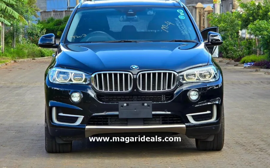 BMW X5 xDrive35d with panoramic sunroof in Kenya for Sale | Magari Deals