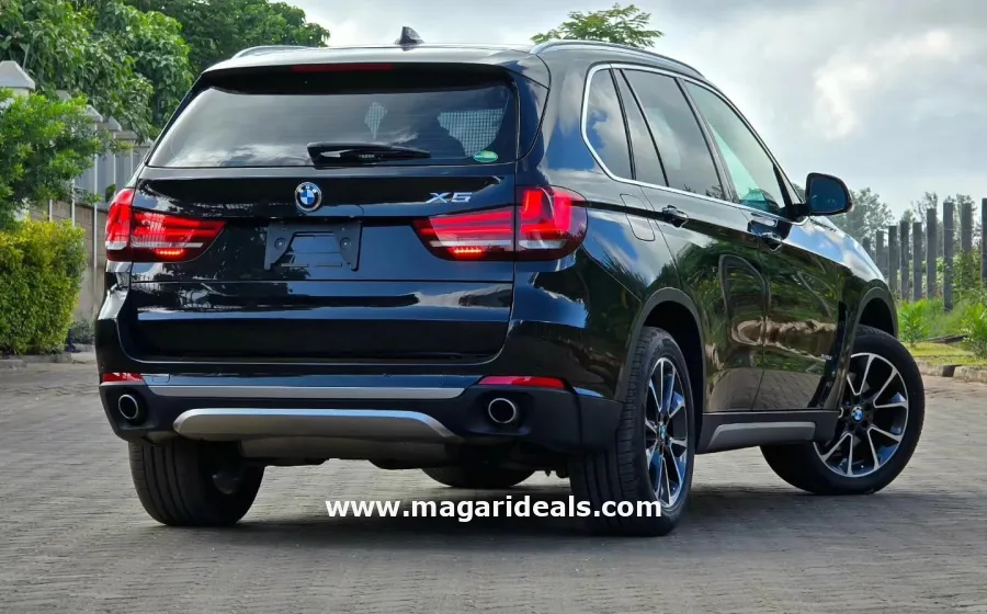 BMW X5 xDrive35d with panoramic sunroof in Kenya for Sale | Magari Deals