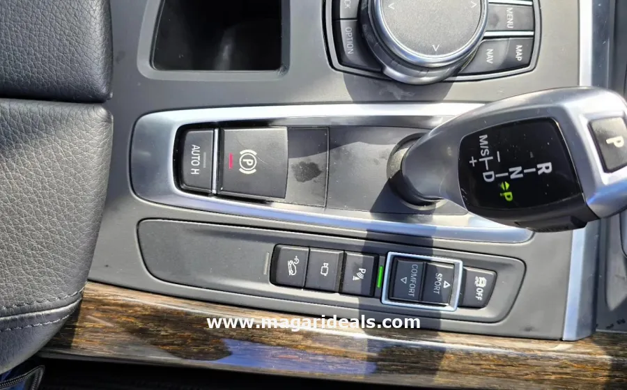 BMW X5 xDrive35d with panoramic sunroof in Kenya for Sale | Magari Deals
