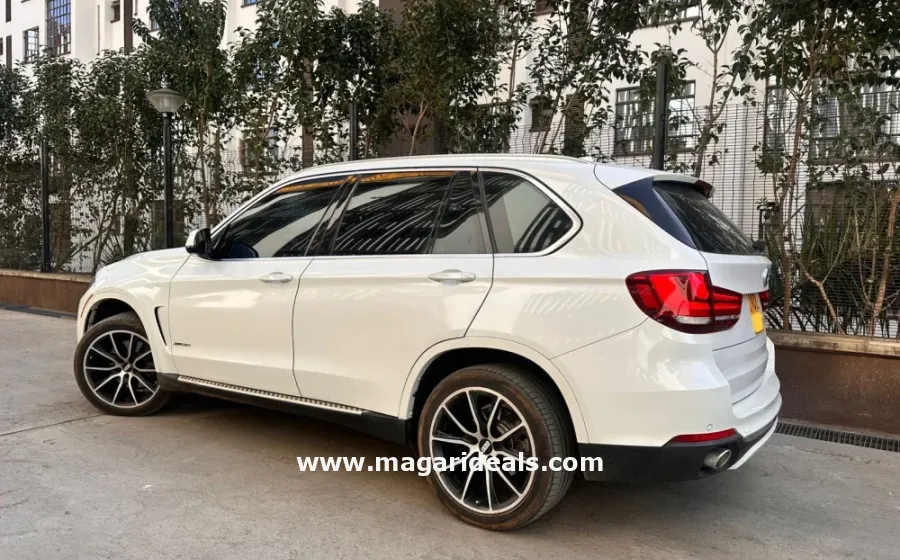 BMW X5 xDrive35d with panoramic sunroof in Kenya for Sale | Magari Deals