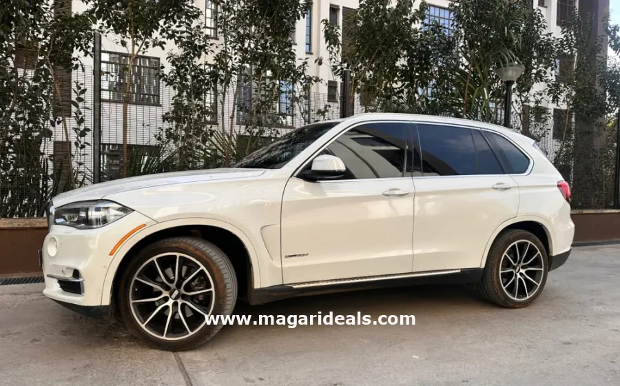 BMW X5 xDrive35d with panoramic sunroof in Kenya for Sale | Magari Deals