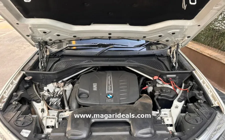 BMW X5 xDrive35d with panoramic sunroof in Kenya for Sale | Magari Deals