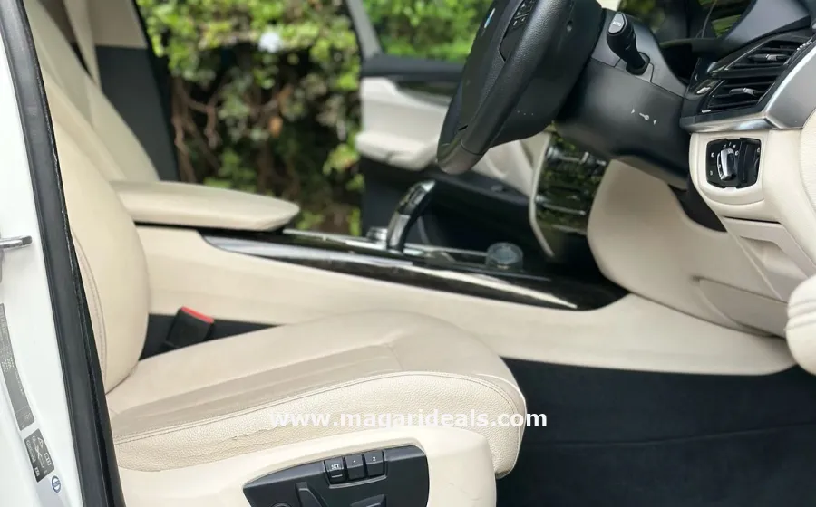 BMW X5 xDrive35d with sunroof in Kenya for Sale | Magari Deals