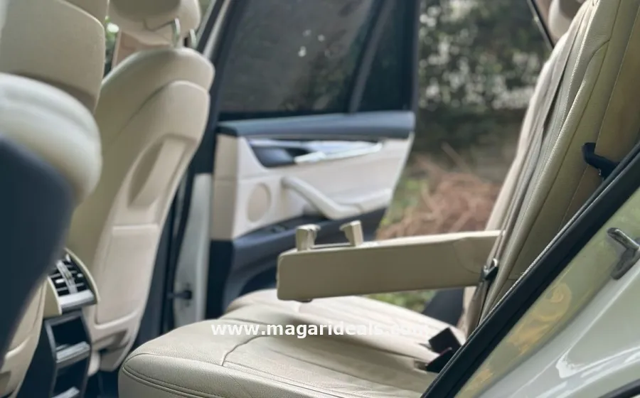 BMW X5 xDrive35d with sunroof in Kenya for Sale | Magari Deals