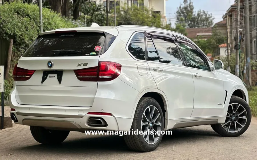 BMW X5 xDrive35d with sunroof in Kenya for Sale | Magari Deals