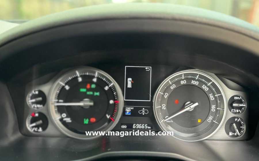TOYOTA LANDCRUISER ZX with SUNROOF in Kenya for Sale | Magari Deals