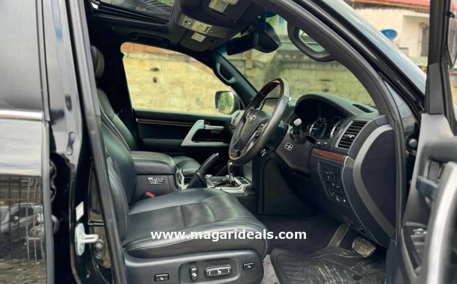 TOYOTA LANDCRUISER ZX with SUNROOF in Kenya for Sale | Magari Deals